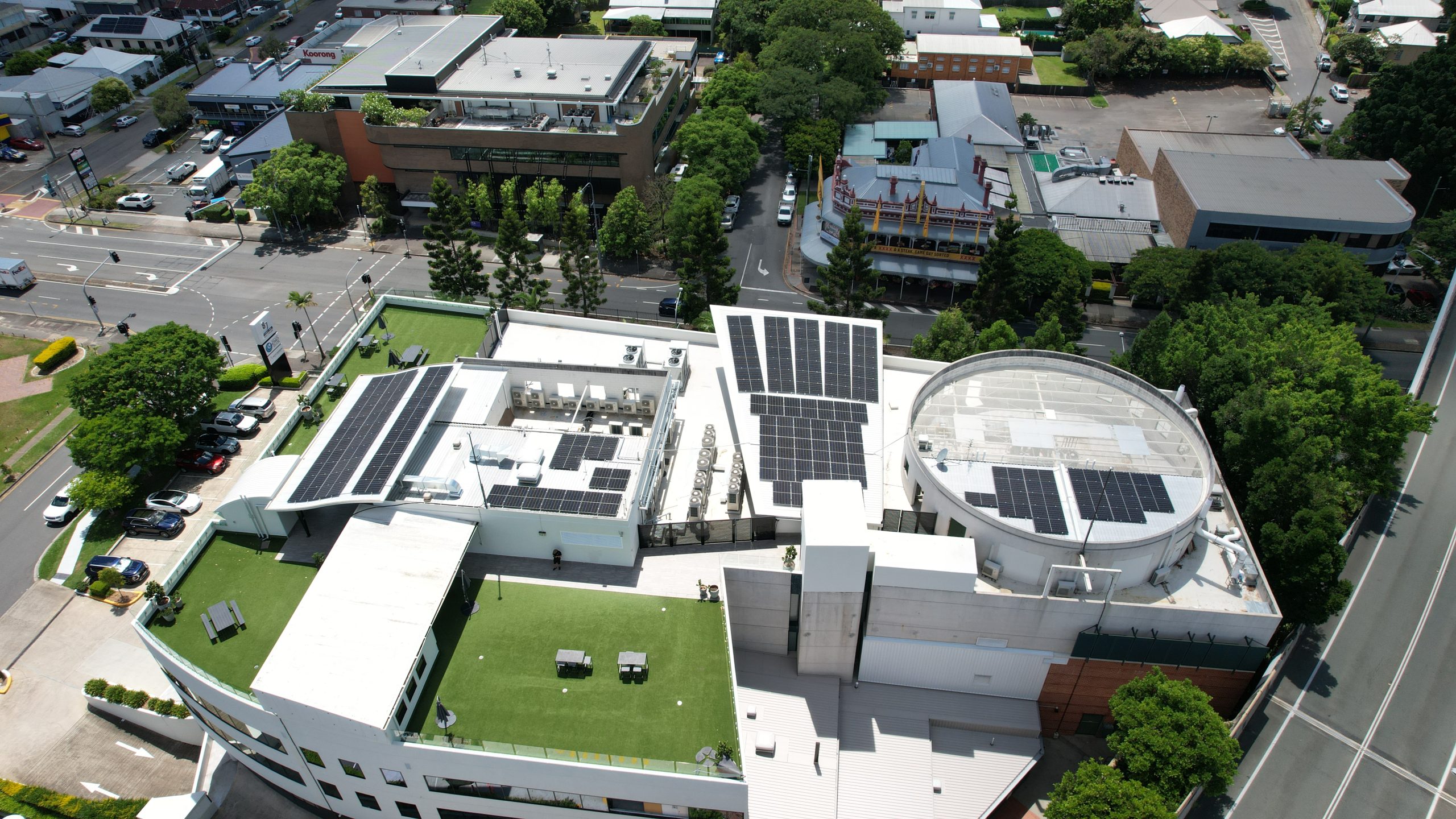Commercial rooftop solar installation